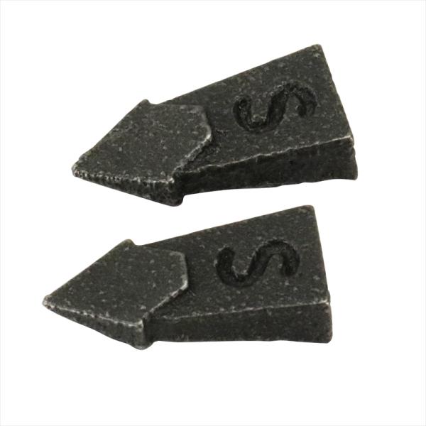 釣り針の原理を利用した設計でどんな木柄もしっかり固定できます。[用途]ハンマー頭部と木柄の固定。[機能]釣り針のようなカエリがあり抜けにくいオーエッチ独自のクサビです。店舗に陳列しやすいパッケージ入りです。[仕様]●呼称：S。●入数：2個。...