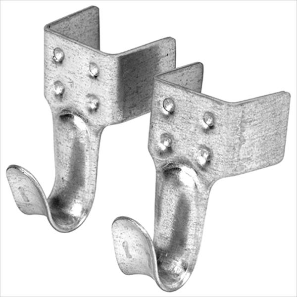 ゴムバンド先端にフックを取り付ける際に使用します。[用途]ゴムバンド用金具。[機能]長尺タイプのゴムバンドの先端に取り付けハトメなどに掛けることができるようになります。ゴムバンドの先端を折り返し、ペンチ等で折り曲げ、ハンマーで叩いて金具を取...