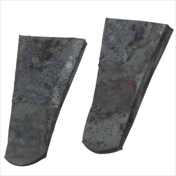 柄の抜けをふさぐ鉄製クサビです。[用途]交換用クサビ。[機能]鍬や片手鍬など農工具の抜け防止、ガタつき防止に使用します。抜け防止面が木柄に接するように打ち込んでください。[仕様]●サイズ：小。●サイズ(約)：厚4×幅16×長さ30mm。●2...