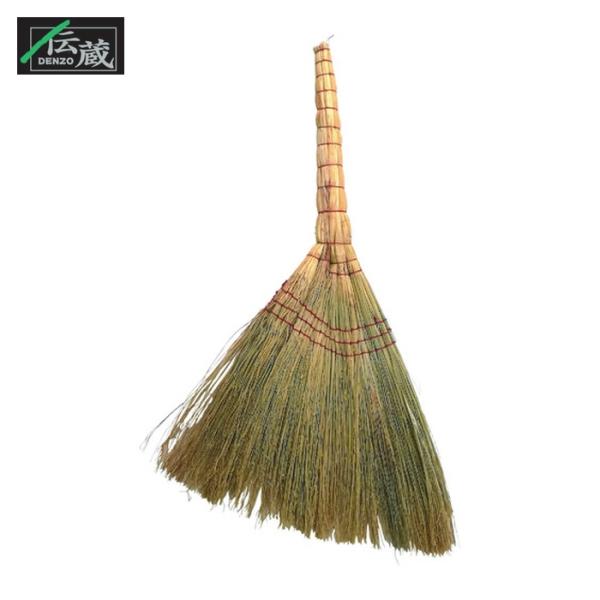 伝蔵 ほうき|特長:イネ科の一年草キビの穂先を束ねて作っているほうきです。 持ち柄の部分もキビでできており、持ちやすく使いやすい座敷ぼうきです。