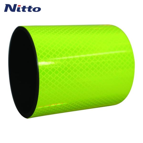 特長●表面に高輝度プリズム反射テープを貼り合わせたマグネットシートです。●反射テープよりも１０倍以上の反射性能と高い耐久性を有しております。●マグネットは異方性の為強い磁力があります。●マグネットシートの為貼替えが簡単に出来ます。