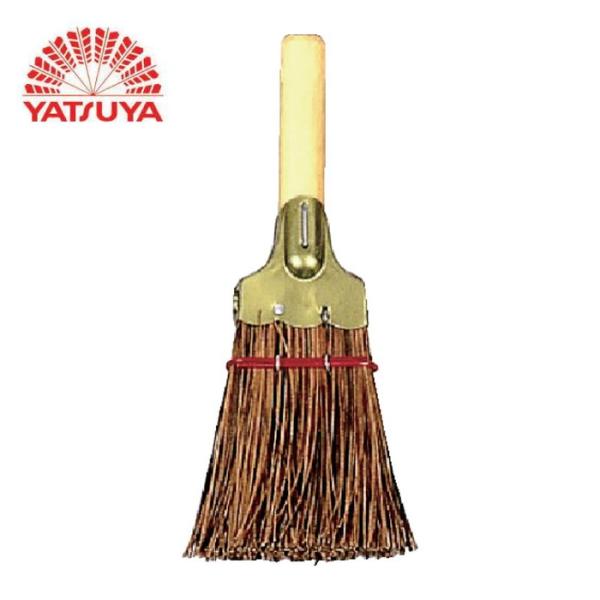 八ツ矢 ほうき|特長:硬めタイプです。 重いゴミも、こびり付いた汚れも。