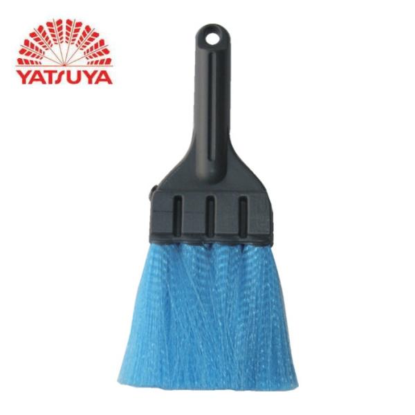 八ツ矢 ほうき|特長:無金属ほうきです。 誤って機械に噛んでしまっても刃こぼれなど、機械の破損を防ぎます。 金属部が無いのでサビや火花の心配が無い。