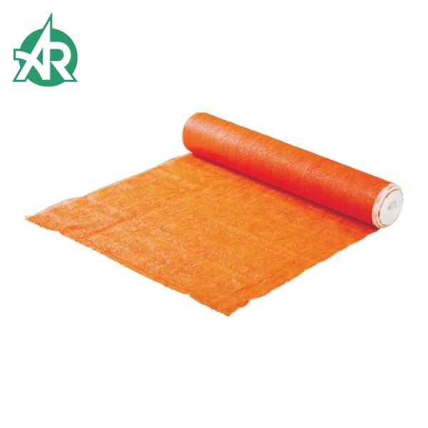 アラオ 工事用フェンス|特長:住宅工事や道路工事などでの防護仕切りや安全通路の確保、敷地の仮囲いや防風・防じんに最適です。 パイプ挿入部を袋状にしてあるため、簡単に組み立て、取り外しが可能です。 パイプ挿入部は単管パイプ用と25φ程度までの...