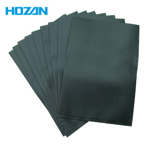 特長●内容物を同電位に保ち、静電気障害から守ります。●カーボン練り込みタイプです。用途●電子部品および電子部品実装基板の静電防止。