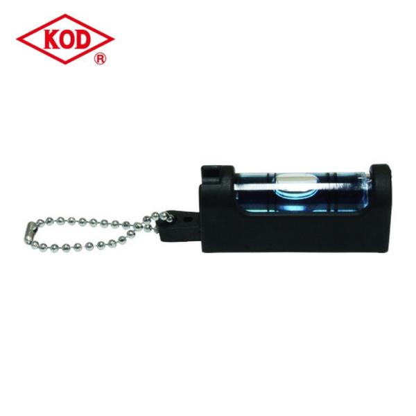 KOD 樹脂製水平器|特長:2個をつなげると、縦横同時や垂直にも対応できます。 垂直、2軸測定可能です。 ボールチェーン付きでアクセサリー感覚で携帯できます。