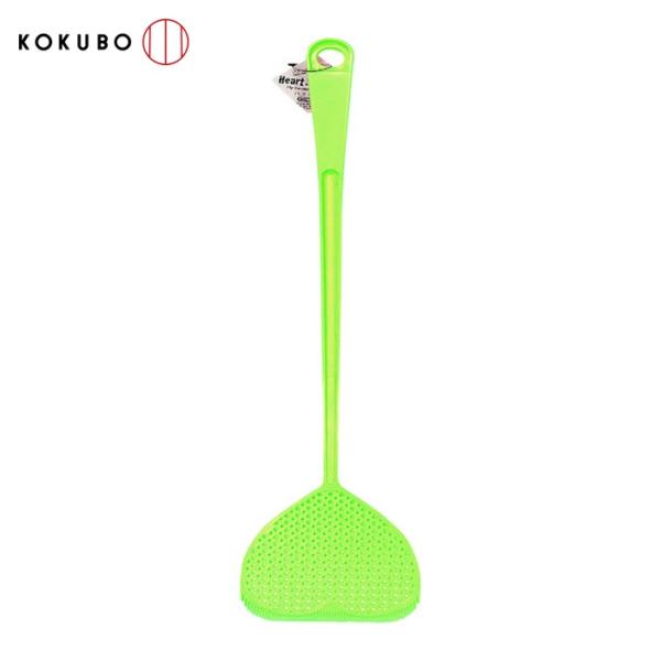 KOKUBO 殺虫剤|特長:ヘッドの穴はハエやゴキブリをつぶさずに押さえたまま殺虫剤をスプレーすることができ、薬剤をかけるために大きめです。 ヘッド先に小さなブラシ付きです。 虫の死骸を履き出すのに便利です。