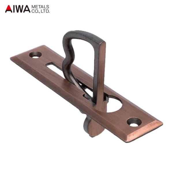 アイワ金属 取手|特長:床下収納庫などの回転取手です。 床下収納の取手として使用できます。 収納庫を開ける時だけ90度回転し取手が取り出せるバリアフリータイプです。