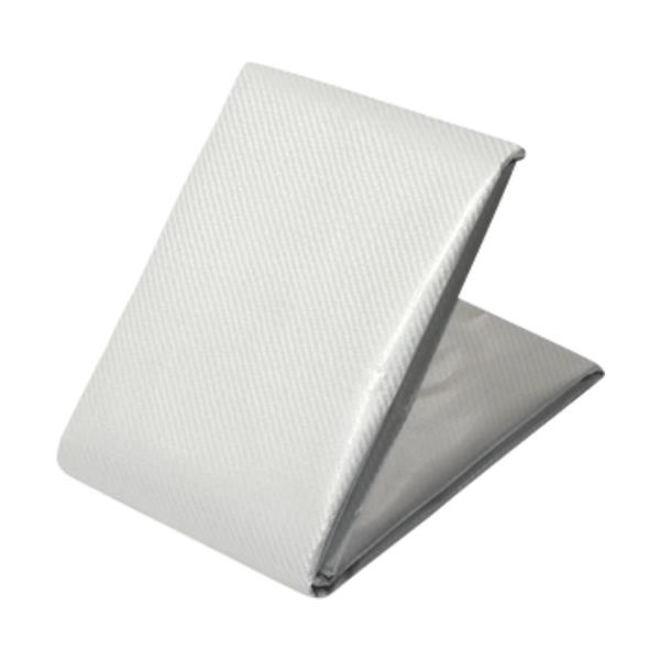 【仕様】●色：パールホワイト/シルバー●幅(m)：1.74●長さ(m)：2.1●厚さ(mm)：0.3●ハトメ数(個)：16●ハトメピッチ(cm)：タテ44、ヨコ52.5●耐久期間：約3年●引張強度：タテ930N/5cm、ヨコ850N/5cm...