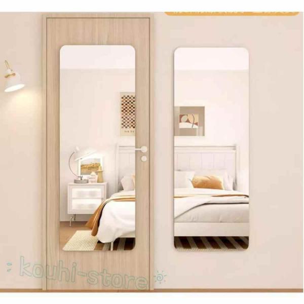 【割れない鏡】何処でも貼れる割れないアクリル製ソフト鏡。本体は軽くて、取り付けはお一人でも楽々。玄関、クロゼットのドア、洗面所、浴室、脱衣室などいろんな場所で使えます。理想の何処でも貼れる割れない姿見鏡です。【簡単貼り付け】粘着シールでミラ...