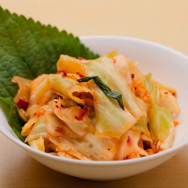 冷蔵】キャベツキムチ【200g】韓国語でヤンペチュと呼ばれ、白菜同様にキムチにすると美味しいです。 シャキッとした食感と野菜の甘みが辛みと良く合います  /【Buyee】 
