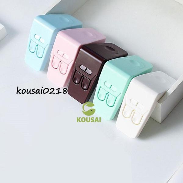 ■ 品名：チャイルドロック■ 素材：ABS+PE■ カラー：全5色■ サイズ：75*32*10mmtreflestoreの検索キーワード：チャイルドロック ベビーガード　ドアロック 引き出し ストッパー 赤ちゃん 子供 指挟み ケガ防止 耐...