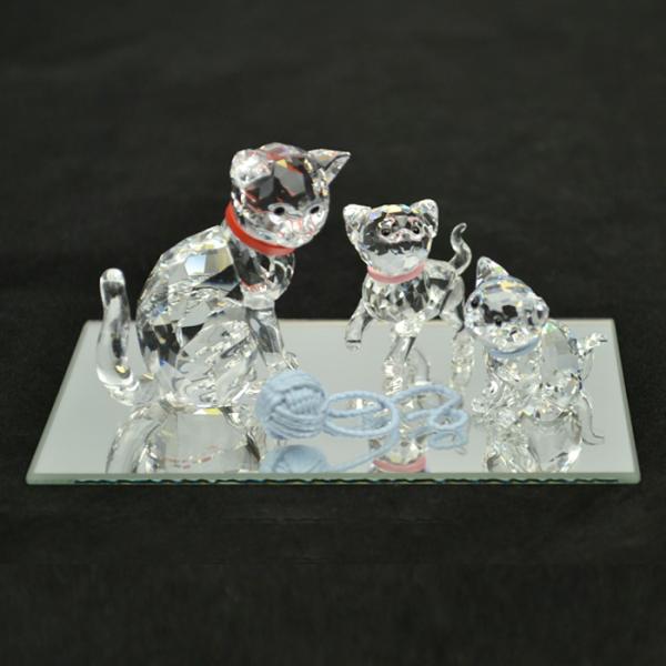 SWAROVSKI（スワロフスキー） クリスタル 猫 置物 3匹セット 母猫 子猫