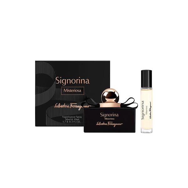 商品説明：シニョリーナ ミステリオーサ 50mlに、携帯に便利なパーススプレーがセットになった限定キット。 大切な方へのギフトに、ご自分へのご褒美に。  【セット内容】 ・シニョリーナ ミステリオーサ EDP SP 50ml ・シニョリーナ...