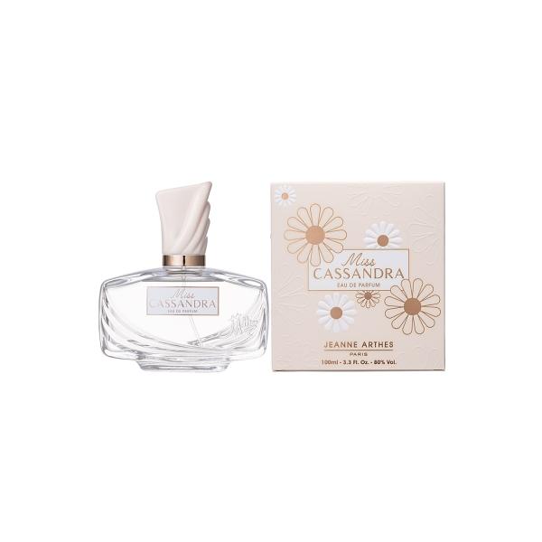 商品説明：あなたの内なる魅力を解き放つスウィートフローラルの香り。  ピンクペッパーコーン、ホワイトサンダルウッド、そしてローズを含む様々なフローラルコードがパウダリーに香り、洗練された大人の女性の美しさを演出します。 今までとは違う、ロマ...