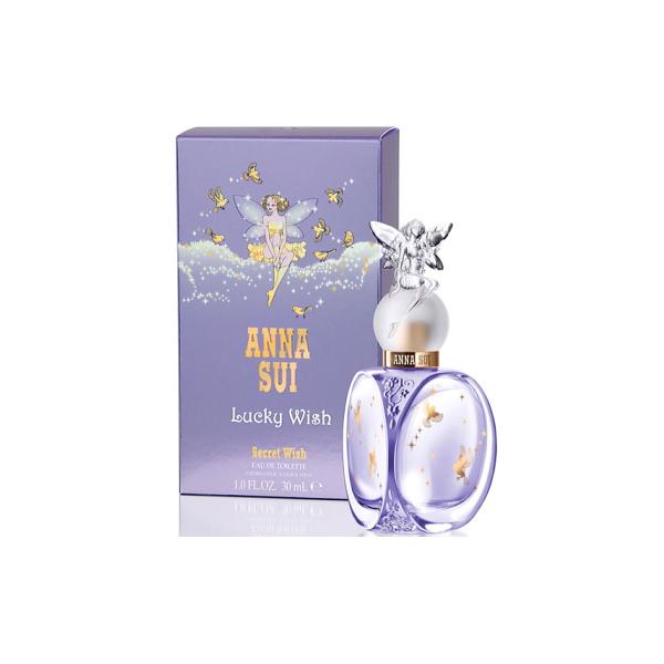 商品説明：純粋な喜び、愛、そして幸運が漂うフローラル シトラス ウッディの香り。冷やしたレモン、タンジェリン、みずみずしいグレープフルーツが踊るようなハーモニーを奏で、トップノートからハートノートにピリッとした爽快さを加えています。ミドルノ...