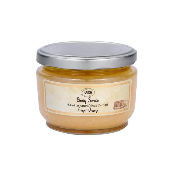 商品説明：SABONブランドを代表する、1つ3役で滑らかなお肌へ導くボディスクラブ。 死海の塩のスクラブで古い角質をおとし、死海のミネラルと美容成分を角質層まで浸透させます。そしてアーモンドやホホバなどの4種のボタニカルオイルがお肌の表面を...
