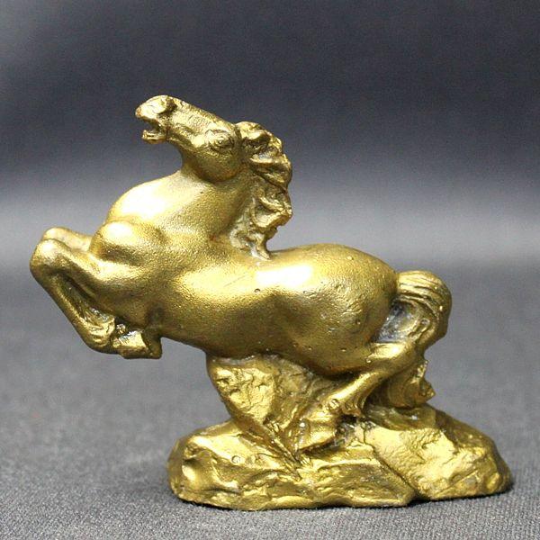 SALE／97%OFF】 馬 金色 風水 縁起物 干支 置き物 ecousarecycling.com