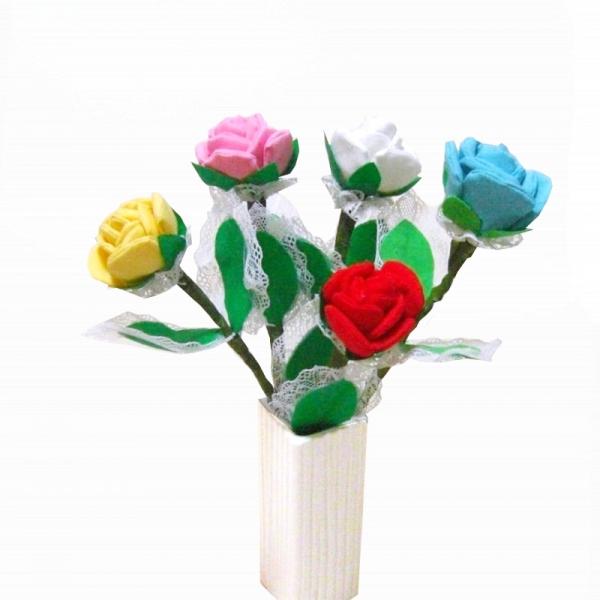 造花 夢花造花 アートフラワー花首 葉っぱ のレースがカワイイ！小粒薔薇でカワイイ！花びらを1枚1枚縫製しています。厚みを持たせるために芯材をいれています。また花びらにPP芯を入れているので自由に形をかえられます一本単位のはんばいです現在5...