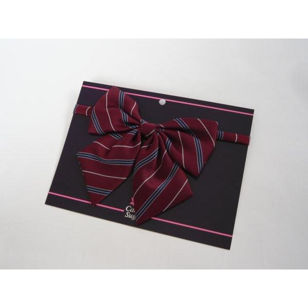 ●ブランド：Candy Sugar キャンディーシュガー ●斜めにカットされた 裾が特徴のスクールリボン。●ストラップ部分は同素材使用ですので、めいいっぱい伸ばしてもかわいい♪●ワンタッチ差し込み式。●ひもは長さ調節機能付き。 ●カラー：ワ...