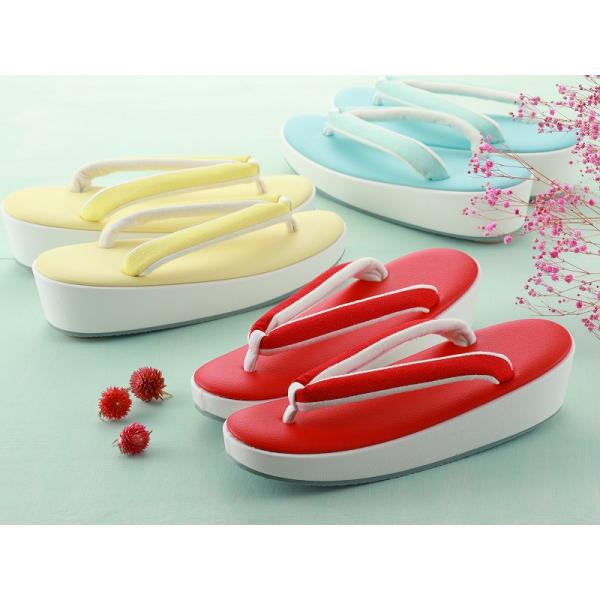 商品情報新品　日本製パステルカラーが可愛いツートン草履、単品です。鼻緒はソフトな生地を使用しておりますので、長時間履いても痛くなりにくいです。袴に、着物や帯の柄色に合わせたり、コーディネートが広がります※台底付近に目立たない程度の接着剤のは...