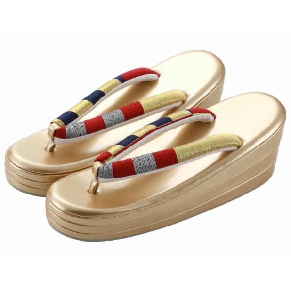 商品情報新品振袖用の草履単品です。※訳説明：台にキズがございます。こちらは訳あり商品です。（交換・返品不可とさせて頂いておりますのでご了承下さいませ。）草履の履き方：小指とかかとは草履から出るのが普通です。草履は、かかとを多少出して履くもの...