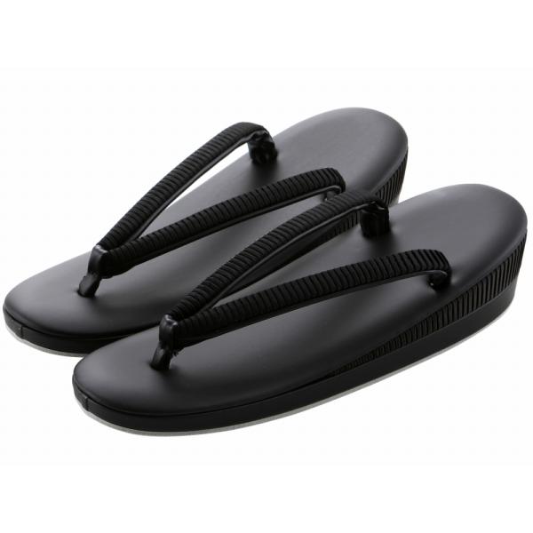 商品情報新品喪服用の黒の草履単品です 素材合成皮革 サイズ草履全長 約23.5cm かかとの高さ 約5.0cm ご注意お色に関してはお使いのパソコンのモニターのカラーバランスなどにより若干実物と異なってしまう場合がございます。できるだけ実物...