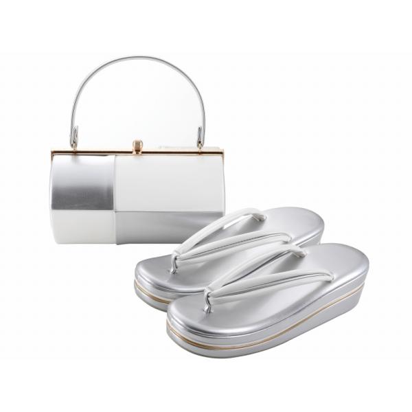 商品情報新品　振袖用の草履バッグセットです合わせやすいシンプルなツートンカラーです。 素材合皮ほか サイズバッグ：約21×12×11.5cm（持ち手含まず）草履F：全長約24cm かかとの高さ約6.0cmLL：全長約25cm かかとの高さ約...