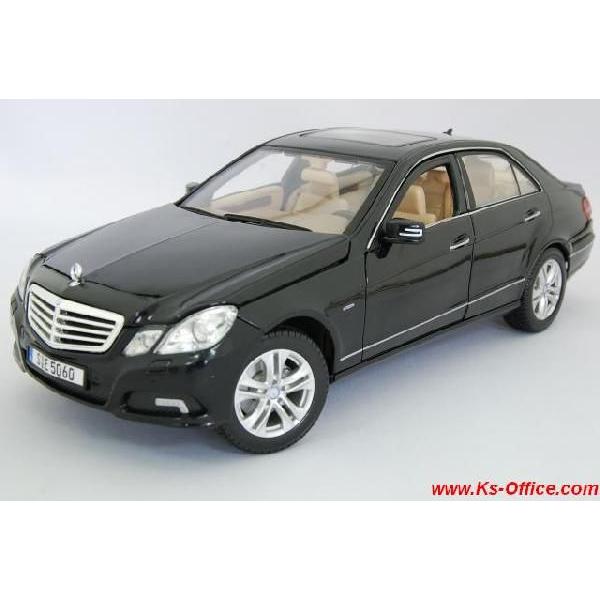 メルセデスベンツ Eクラス(W212型/ブラック) 1/18モデルカー/ミニカー 