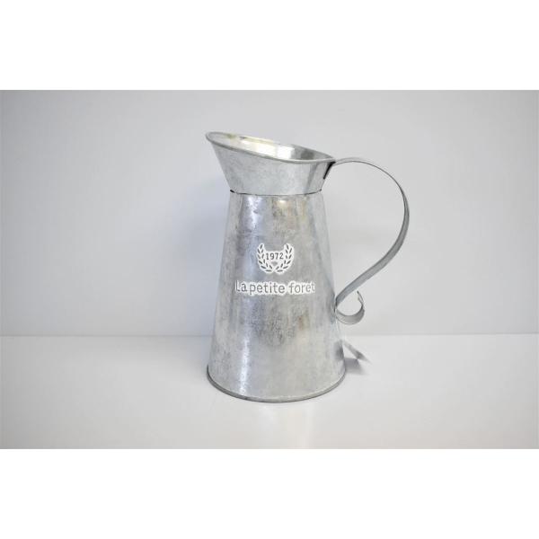 味わい深い雰囲気でガーデンやインテリアにしっくり馴染みます♪オシャレで可愛いアンティーク風のデザインなのでどこに置いてもアクセントになります。底穴なし。※素材の特性上、水漏れする可能性があります。