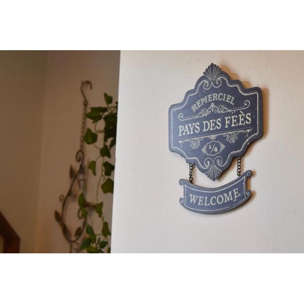 ◆商品番号◆A0002402◆商品名◆フランソワプレートG◆色◆ホワイト・ブラック◆サイズ◆約　巾225×奥行き5×高さ265mm◆材質◆アイアンブリキ◆注意事項◆※商品の画像は、お使いのPCやスマートフォンの環境によって実際の物と色の誤差...