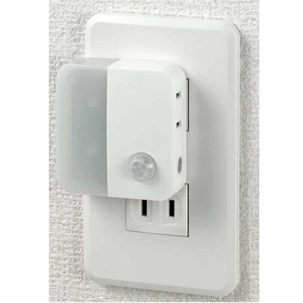 ELPA ＬＥＤセンサー付ライト PM-LC301(W) ホワイト・直接コンセントに差し込むだけ・暗いときにセンサーが人を検知すると自動で点灯・人感センサー付