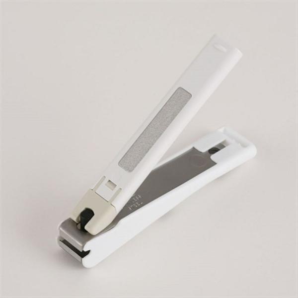 貝印 ツメキリｔｙｐｅＷ００１（ホワイト） KE0108 ホワイト・爪が割れにくいストレート刃