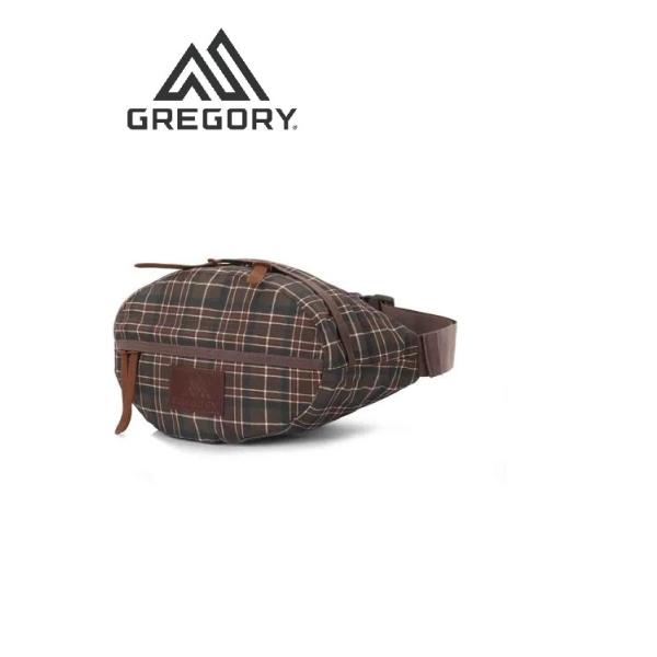 タウンユースから野外を散策する際に最適な、必需品を収納するのに便利なパックです。大容量のメインコンパートメントにはメッシュポケットとオープンポケットを備え荷物を効率よく整理して収納できます。ウェストに巻くもよし、ショルダーに掛けるもよし、使...