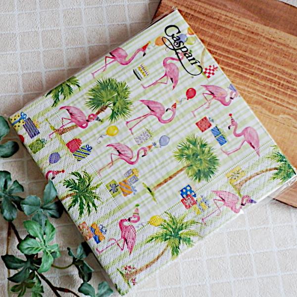 パーティなどおもてなしの席にテーブルの上のアクセントとなるペーパーナプキン10枚入り。3枚重ねのしっかりとした厚みで、お食事の時の紙ナプキンとしてハンドメイドお好きな方向けのカルトナージュ、デコパージュにもおすすめです。お家でのカフェタイム...