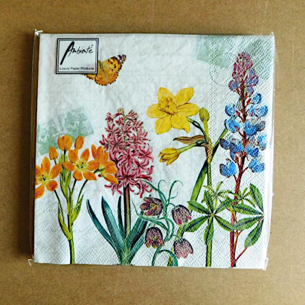 パーティなどおもてなしの席にテーブルの上のアクセントとなるペーパーナプキン10枚入り。3枚重ねのしっかりとした厚みで、お食事の時の紙ナプキンとしてハンドメイドお好きな方向けのカルトナージュ、デコパージュにもおすすめです。お家でのカフェタイム...