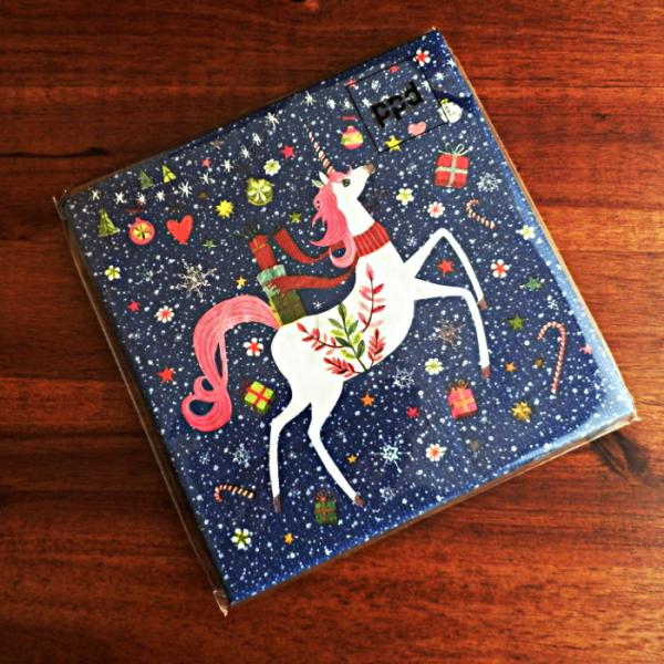 パーティなどおもてなしの席にテーブルの上のアクセントとなるペーパーナプキン10枚入り。3枚重ねのしっかりとした厚みで、お食事の時の紙ナプキンとしてハンドメイドお好きな方向けのカルトナージュ、デコパージュにもおすすめです。お家でのカフェタイム...