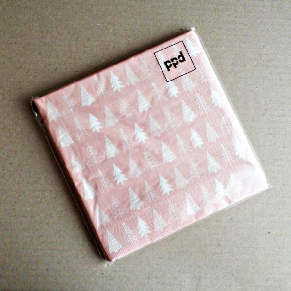 パーティなどおもてなしの席にテーブルの上のアクセントとなるペーパーナプキン10枚入り。3枚重ねのしっかりとした厚みで、お食事の時の紙ナプキンとしてハンドメイドお好きな方向けのカルトナージュ、デコパージュにもおすすめです。お家でのカフェタイム...