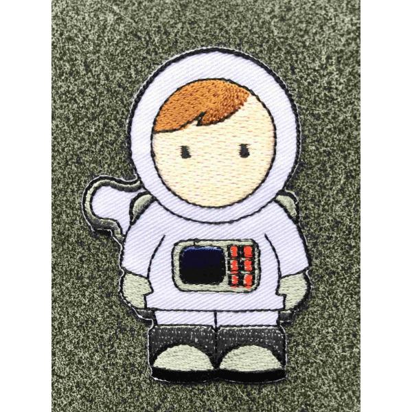 ワッペン　２３　宇宙飛行士　刺繍　ハンドメイド素材