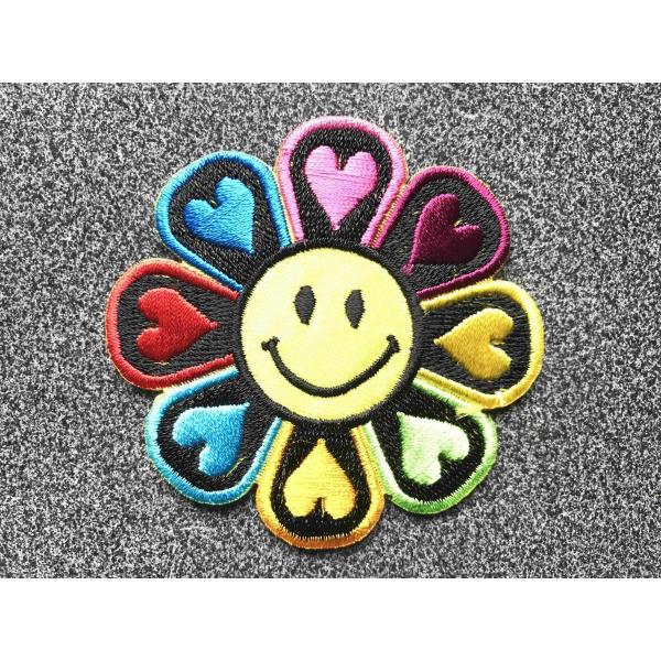 ワッペン　７　ハートフルスマイル　刺繍　ハンドメイド素材