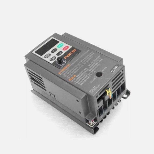 【送料込み】新品未使用品　富士電機　コンパクトインバーター 新品 FUJI 富士電機 FVR0.2C9S-2 0.2KW 200-230Vインバーター【不良