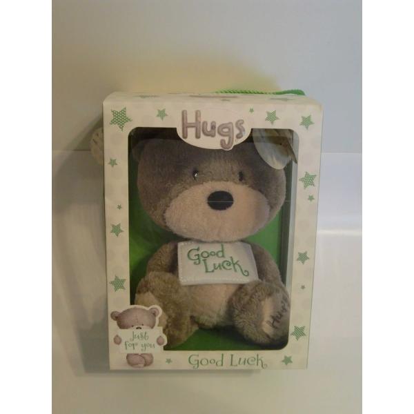 お別れも、幸運を祈るクマくんがいれば大丈夫。クマのぬいぐるみが入ったギフトボックスです。寸法：17x22x15cm