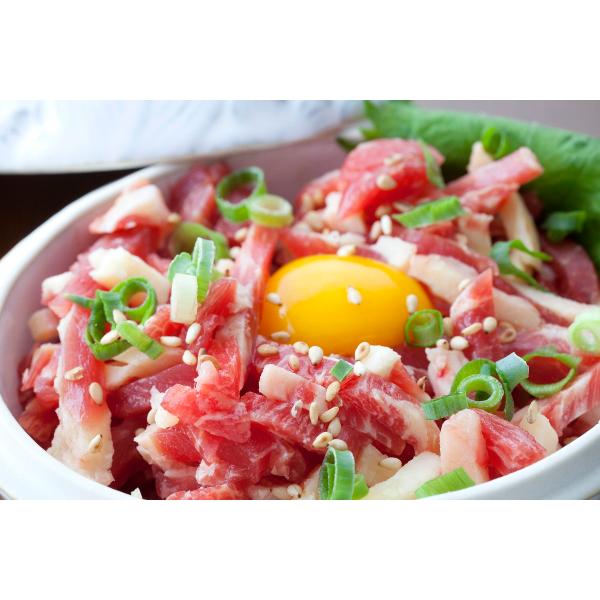 【内容量】馬刺し国産ユッケ：計500g (50g×10パック)【産地】国産【付属品】たれ【賞味期限】発送から180日【保存方法】冷凍:-18℃以下で保存して下さい。【原材料】・馬肉 ・【たれ】：醤油、ぶどう糖果糖液糖、本みりん、砂糖、コチュ...