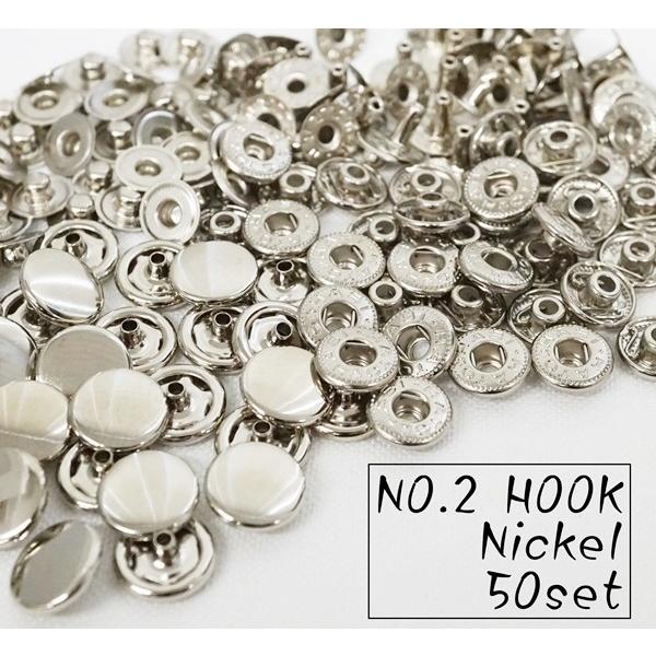 〇サイズ：頭-直径11.4mm 頭部分の足の長さ2.2mm(付け根まで測定すると3mm), ホソ(足)-長さ6mm, バネ-直径10mm, ダボ-直径9mm 〇素材：鉄〇カラー：ニッケル〇個数：５０個【HATO】のロゴが入っている、一般的な...