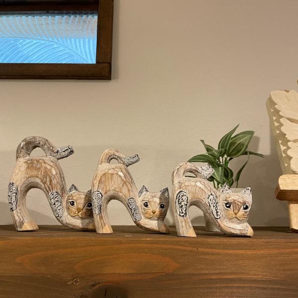 絶賛》木彫り「バリ猫(バリネコ)の置物」｜《公式》Cocobari 木彫りの