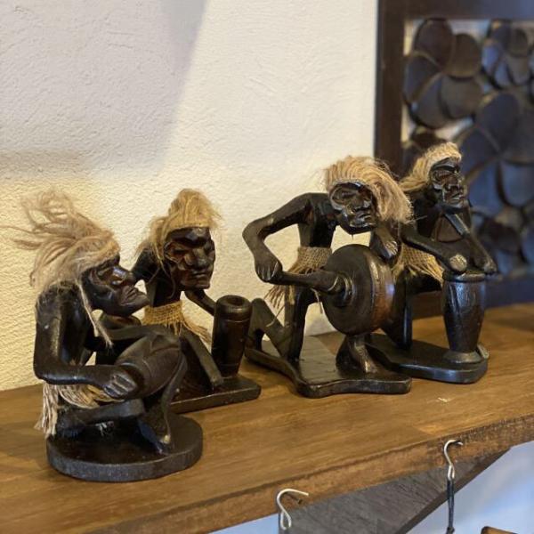 木彫り イリヤ原人 オブジェ 太鼓 B 置物 木製 人形 エスニック バリ