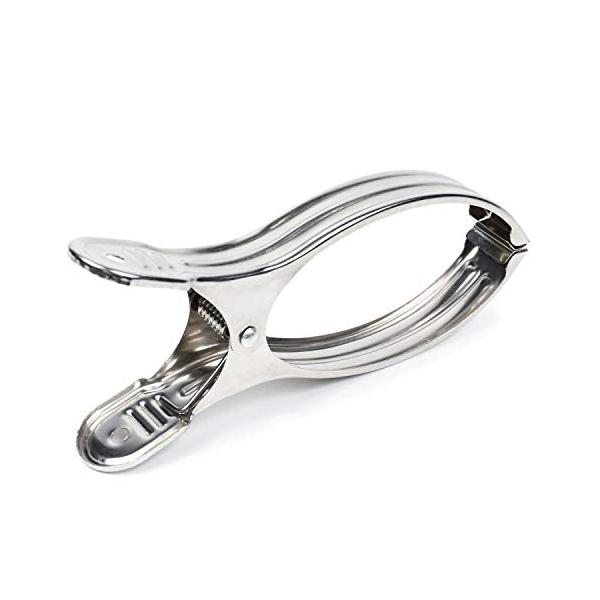 ステンレスシルバー/大/FUT01・PackageQuantity:4・パッケージ個数:4・? ほつれやすいもの、傷がつきやすいものを挟むと、ほつれ・傷がつく恐れがあります。ご注意ください。・? 掛け布団、（薄い）敷布団を挟むことができます...