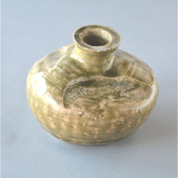 花瓶 一輪挿し 変形織部 手作り品 はまぐり窯 hg064 : 暮らしの器