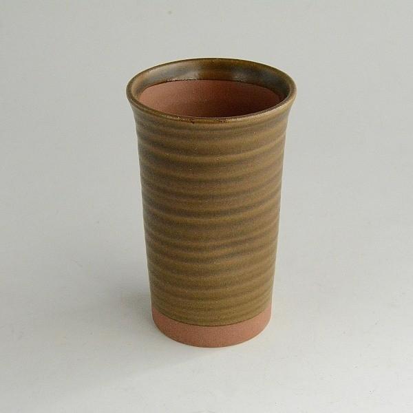 φ7×H11.5cm 容量すりきり250cc陶磁器国産電子レンジ・食洗機OK裏に擦れがあります。内側に釉薬をかけずにビールの泡立ちのいい作りになっています。