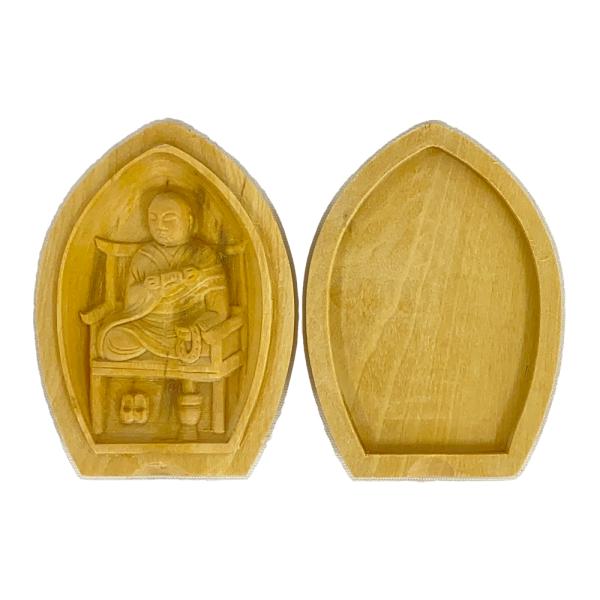 【縦6.2cm、横幅4.5cm】【塗り跡あり、木の節多い】※配送方法は宅配便、メール便からお選びいただけます。※メール便はポスト投函でのお届けとなります。※お支払方法が代金引換の場合、メール便はご利用できません。株式会社栗田こだわり仏像専門...